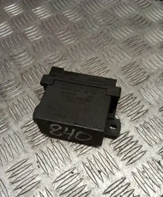 Mercedes-Benz E W124 Glow plug pre-heat relay 0025450532