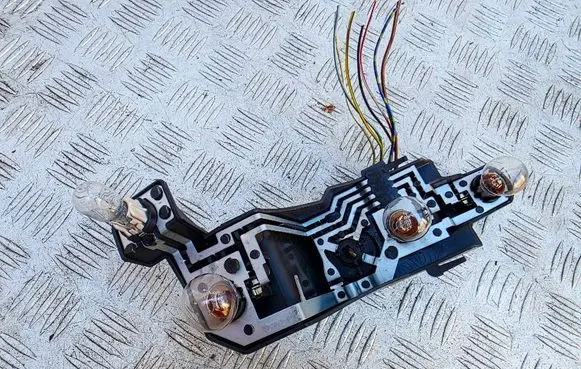 BMW 5 E60 E61 Tail light bulb cover holder 7361881 63217361881 19528501