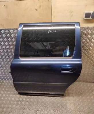 Volvo V70 Rear door
