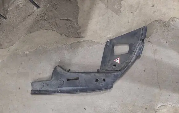 BMW 7 F01 F02 F03 F04 Engine bonnet/hood lock trim molding 51767019802