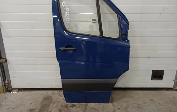 Mercedes-Benz Sprinter W906 Front door
