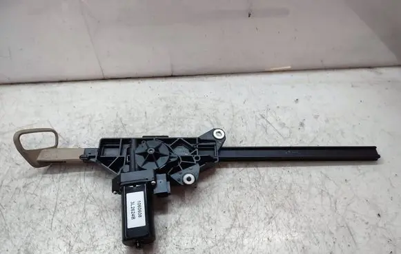 Mercedes-Benz E A207 Seat belt adjustment motor A2078600182