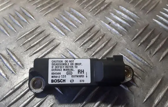 Mitsubishi Space Star Airbag deployment crash/impact sensor MR912131