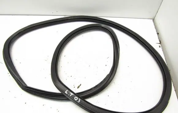 Audi Q3 8U Rubber seal rear door 142314