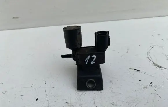 Toyota Corolla Verso E121 Vacuum valve 9091012232