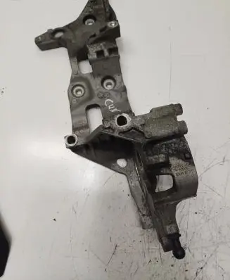 Skoda Octavia Mk3 (5E) Generator/alternator bracket 04L903143B