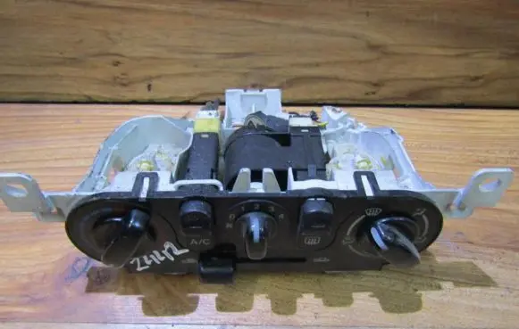 Mazda 323 F Climate control unit