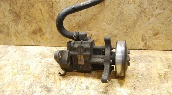 BMW X5 E70 Power steering pump 679646203 5002445