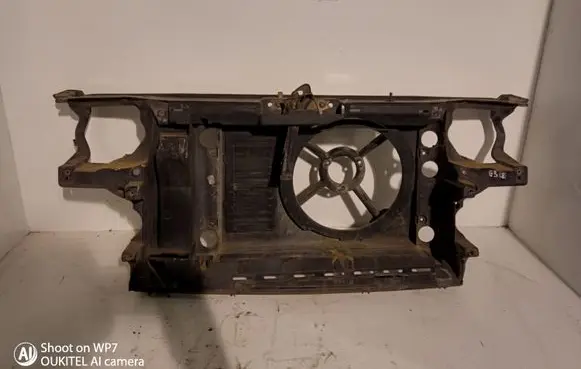 Volkswagen Golf III Radiator support slam panel 1H0121223A