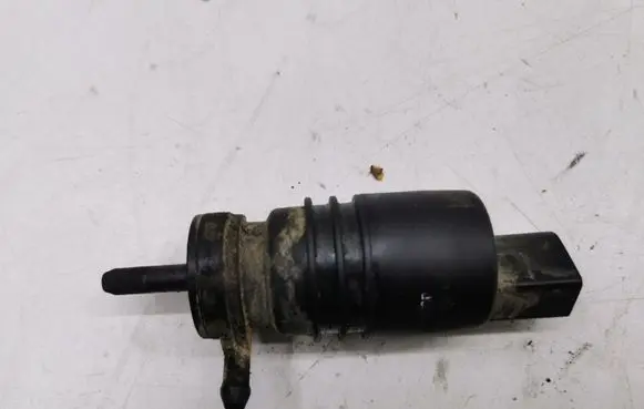 Mercedes-Benz C W203 Windscreen/windshield washer pump