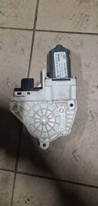 Audi Q7 4L Front door window regulator with motor 4L0959801B