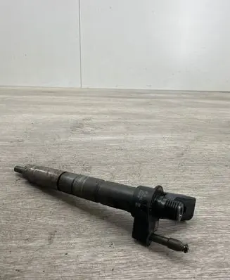 BMW 5 F10 F11 Fuel injector 8508153