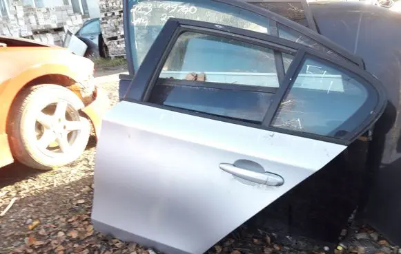 BMW 1 E82 E88 Rear door