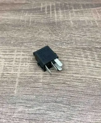 BMW 5 E39 Other relay 1393412 V23073B1005X18