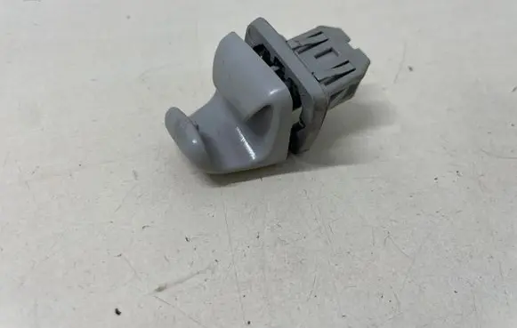 Sun visor clip/hook/bracket