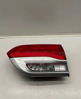 Tailgate rear/tail lights