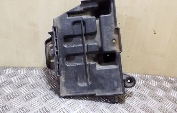 Battery tray