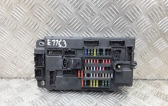 Mini Cooper Hatch Hardtop Fuse module 6135345373701