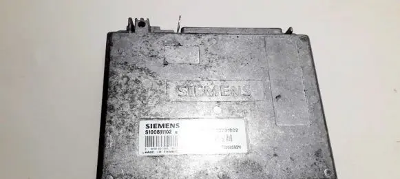 Renault 19 Engine control unit/module s100811102 hom7700731802