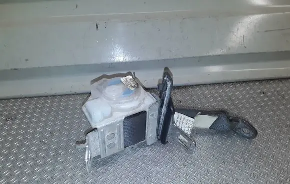 Mitsubishi Eclipse Rear seatbelt