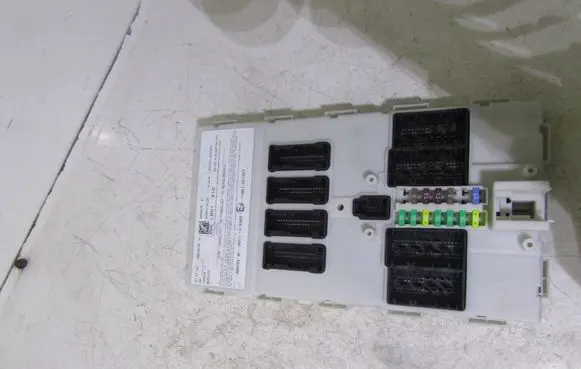 BMW 2 F45 Central body control module 9869876 6505152087 2611139380