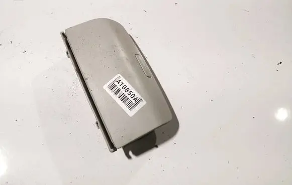 Glove box