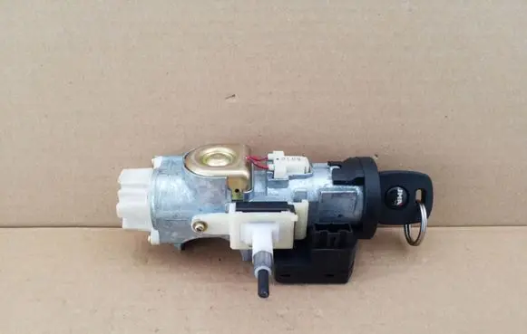 Nissan X-Trail T30 Ignition lock 28590C9902 97RI000005
