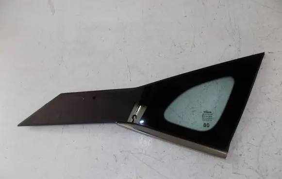 Nissan Qashqai J12 Rear side window