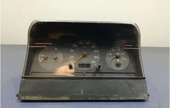 Volkswagen PASSAT B5 Speedometer (instrument cluster) 2D0919860P
