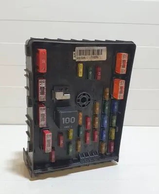 Volkswagen PASSAT B6 Fuse module 3C0937125 63592777 34451686