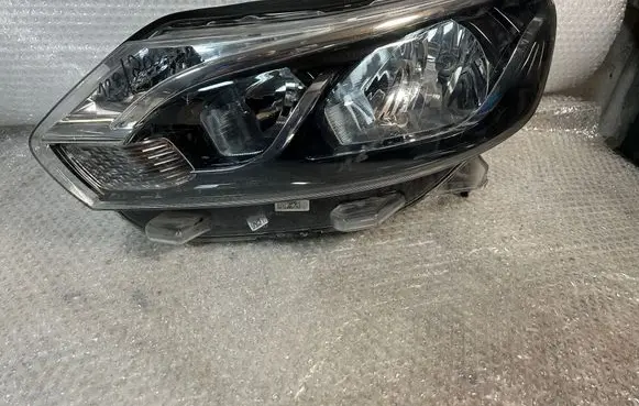 Toyota Proace Headlight/headlamp 9808581280