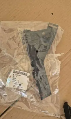 Opel Insignia A Front bumper mounting bracket 13238441