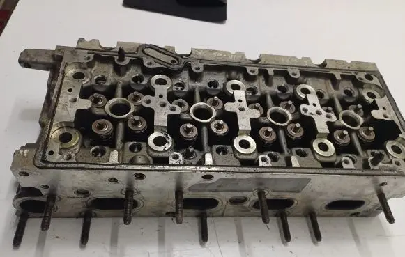 Volkswagen Golf VII Engine head 04L103373E