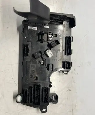 Tesla Model 3 Comfort/convenience module 110034090H 100932019920