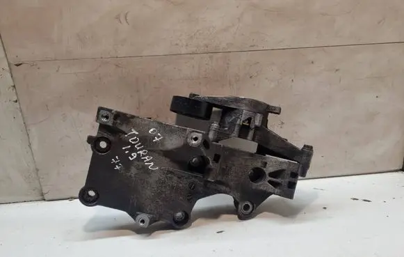 Volkswagen Touran I Generator/alternator bracket 038903143AF 3288