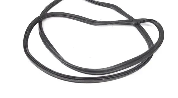 Subaru Forester SH Trunk rubber seal (body) 4897689