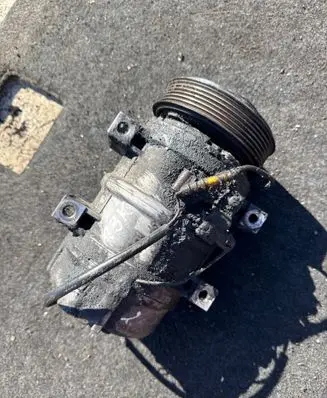 Volvo V70 Air conditioning (A/C) compressor (pump) 