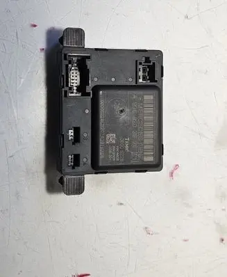 Mercedes-Benz Sprinter W906 Door control unit/module A9068203926