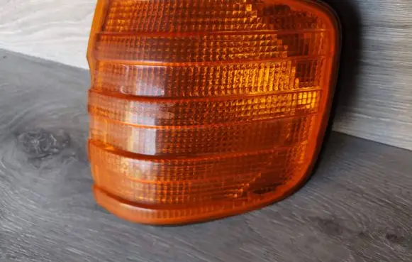 Mercedes-Benz S W126 Front indicator light