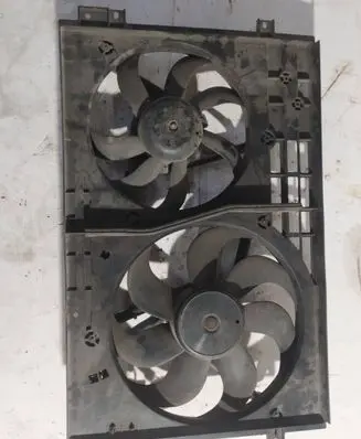 Audi TT Mk1 Radiator cooling fan shroud 8N0121205A