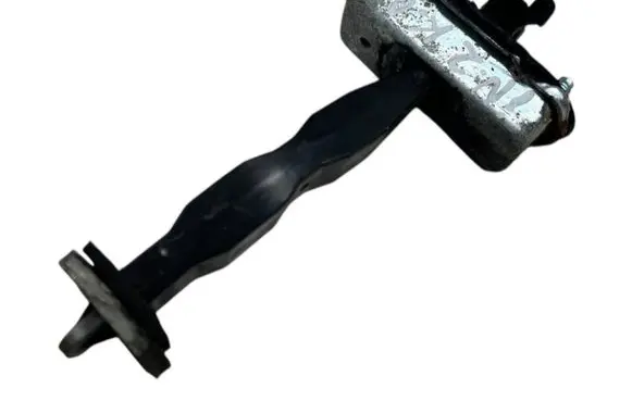 Infiniti QX56 Rear door check strap stopper