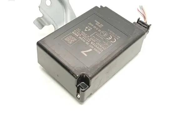 Toyota Yaris XP210 Tire pressure control unit 897600D070