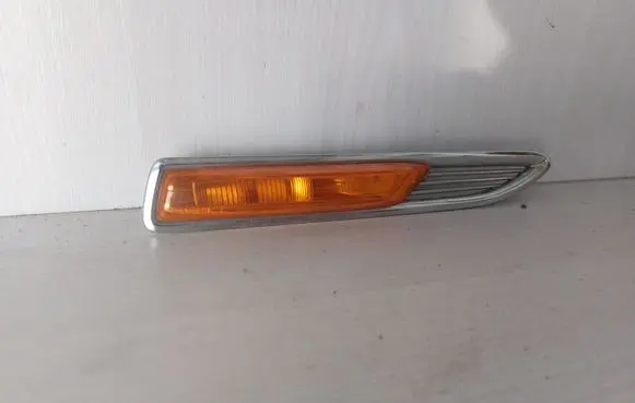 Ford Mondeo MK IV Front fender indicator light 7S7113K354AF