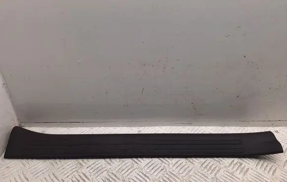Nissan Juke I F15 Front sill trim cover 769B51KA2A