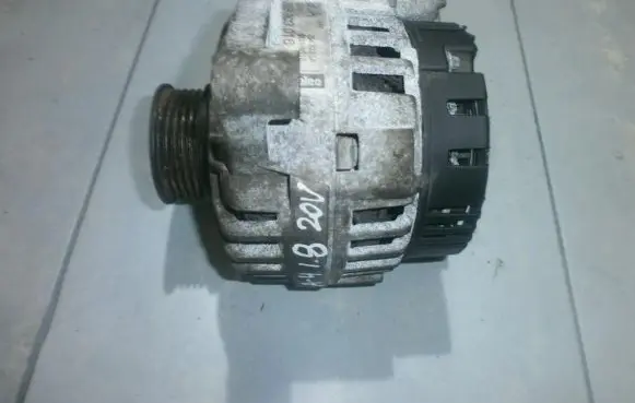 Audi A4 S4 B5 8D Generator/alternator 06B903016D