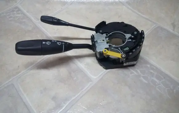 Chrysler 300 - 300C Wiper turn signal indicator stalk/switch 05175055AA 01311205