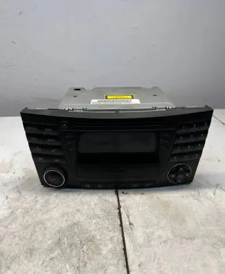 Mercedes-Benz E W211 Audio system kit A2118202097