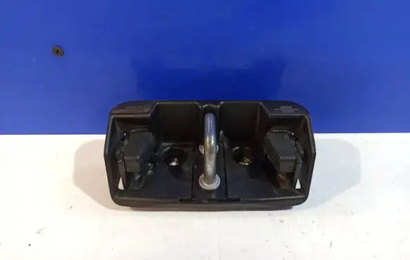 Saab 9-3 Ver2 Rear door lock loop/hook striker 13203495