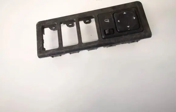 Nissan Pathfinder R51 Wing mirror switch