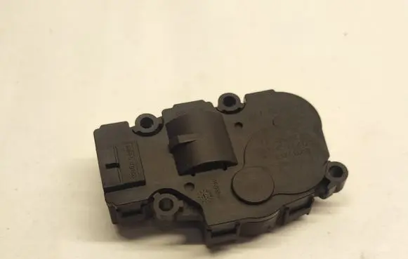 Mercedes-Benz CLA C117 X117 W117 Intake manifold valve actuator/motor CZ1139301710